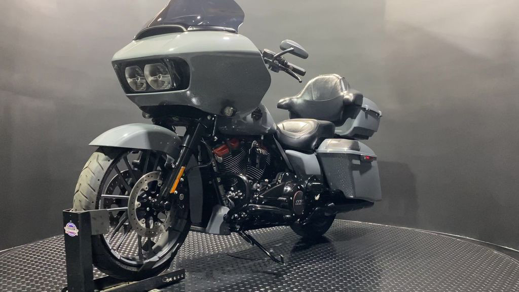CVO® Road Glide®