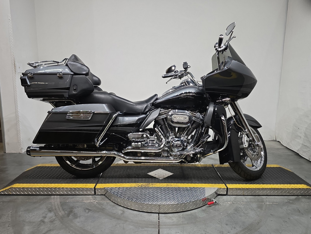 CVO™ Road Glide® Ultra