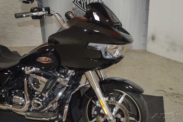 Road Glide®