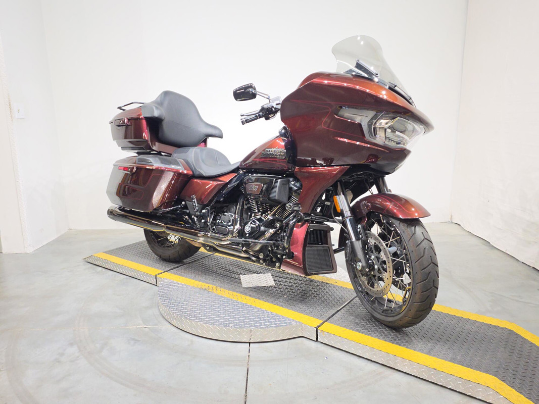 CVO® Road Glide®