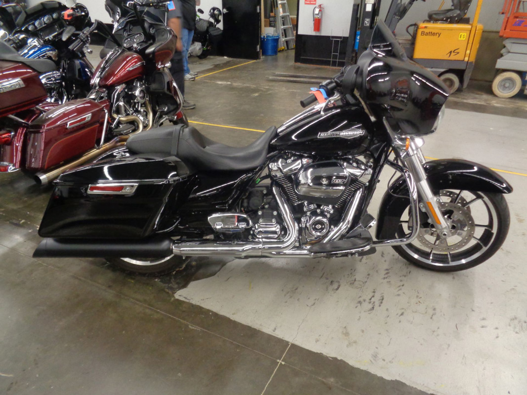 Street Glide®