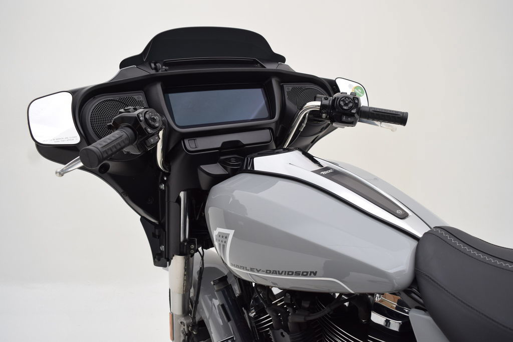 Street Glide®