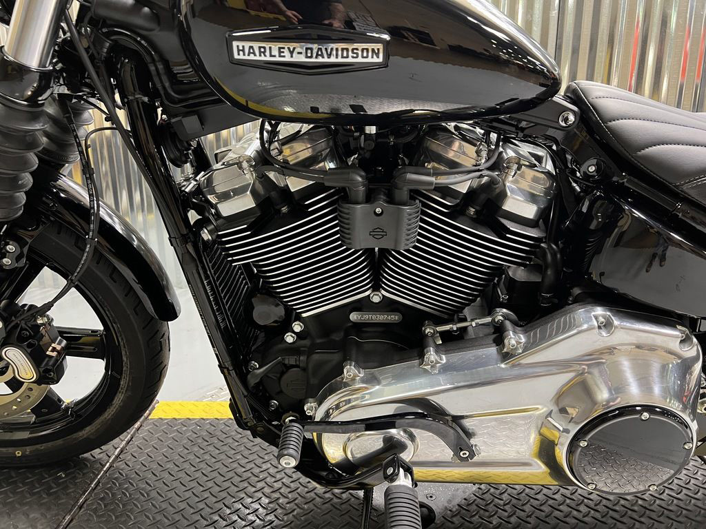 Street Bob®