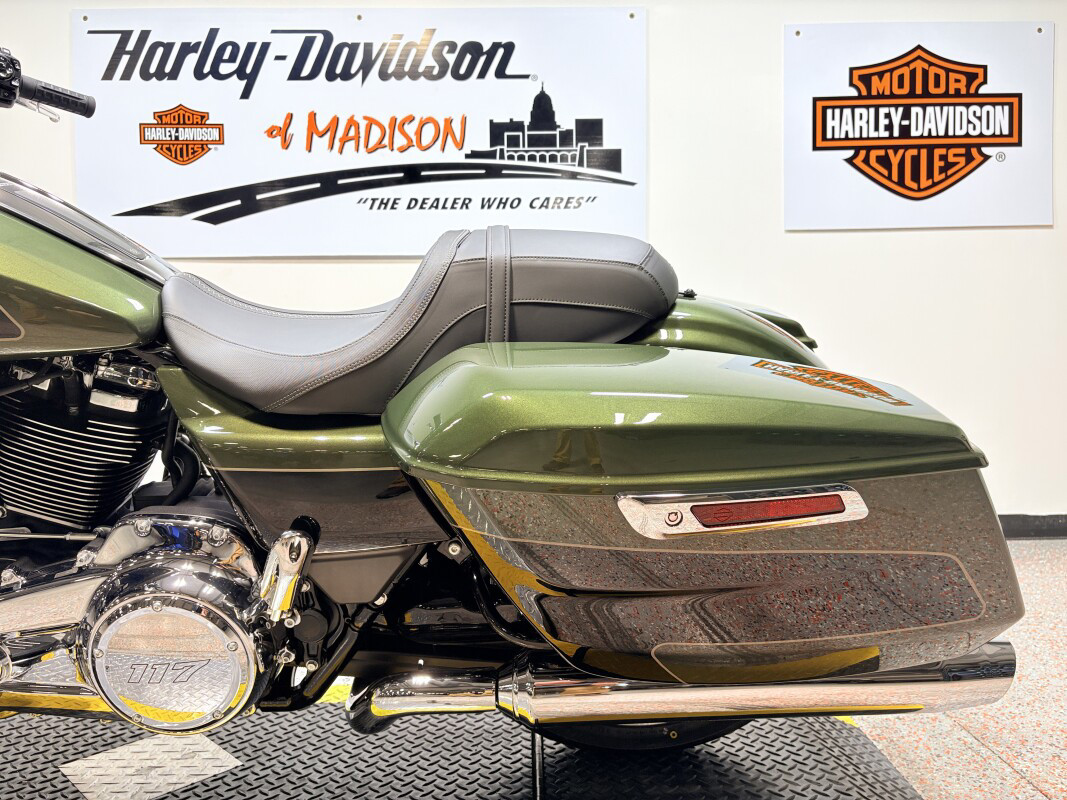 Street Glide®