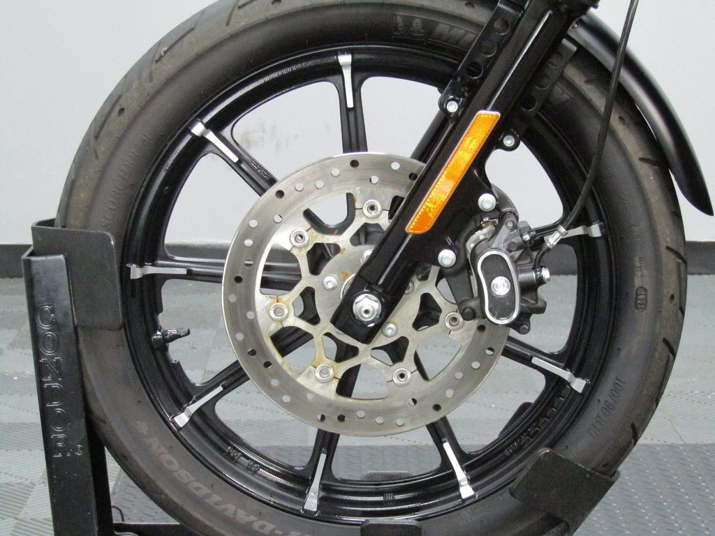 Iron 883®