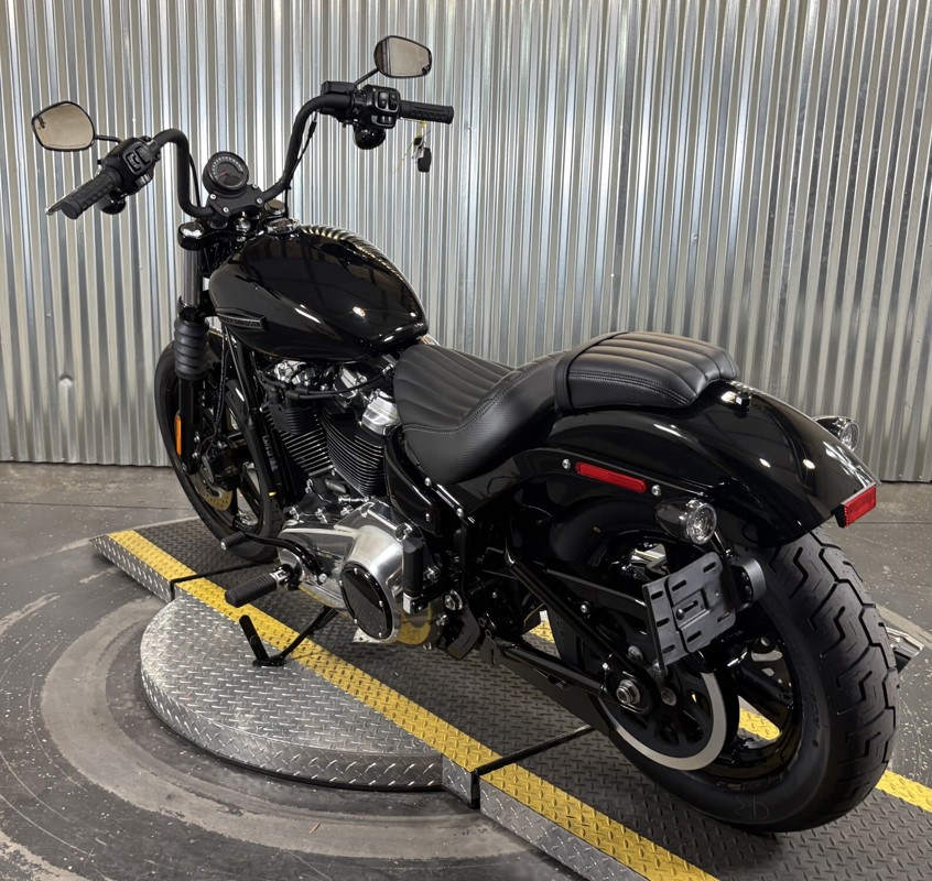 Street Bob®