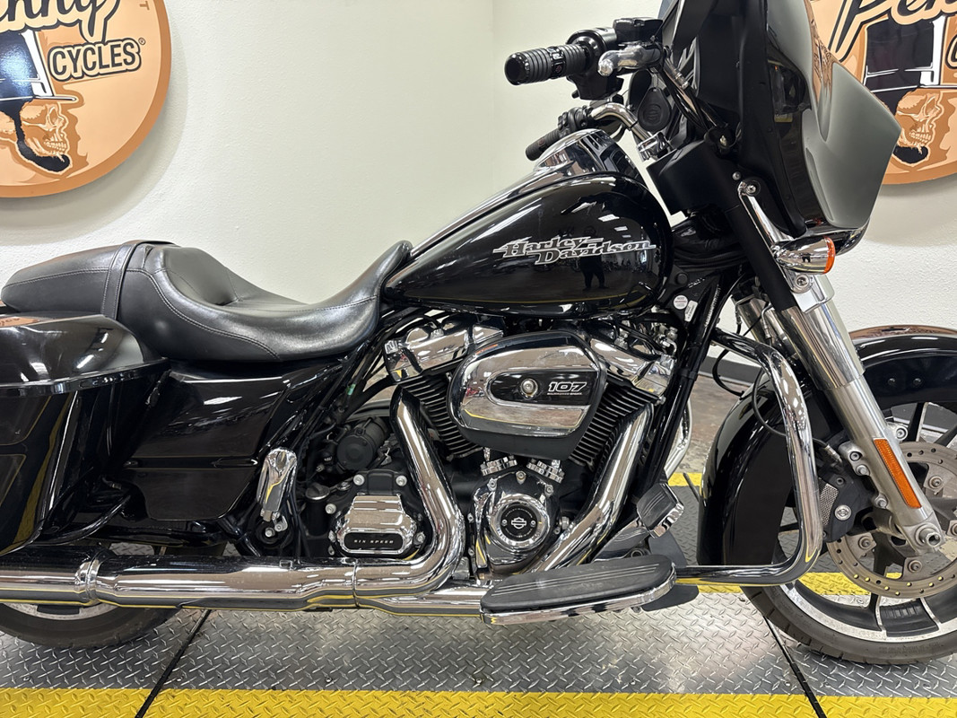 Street Glide®