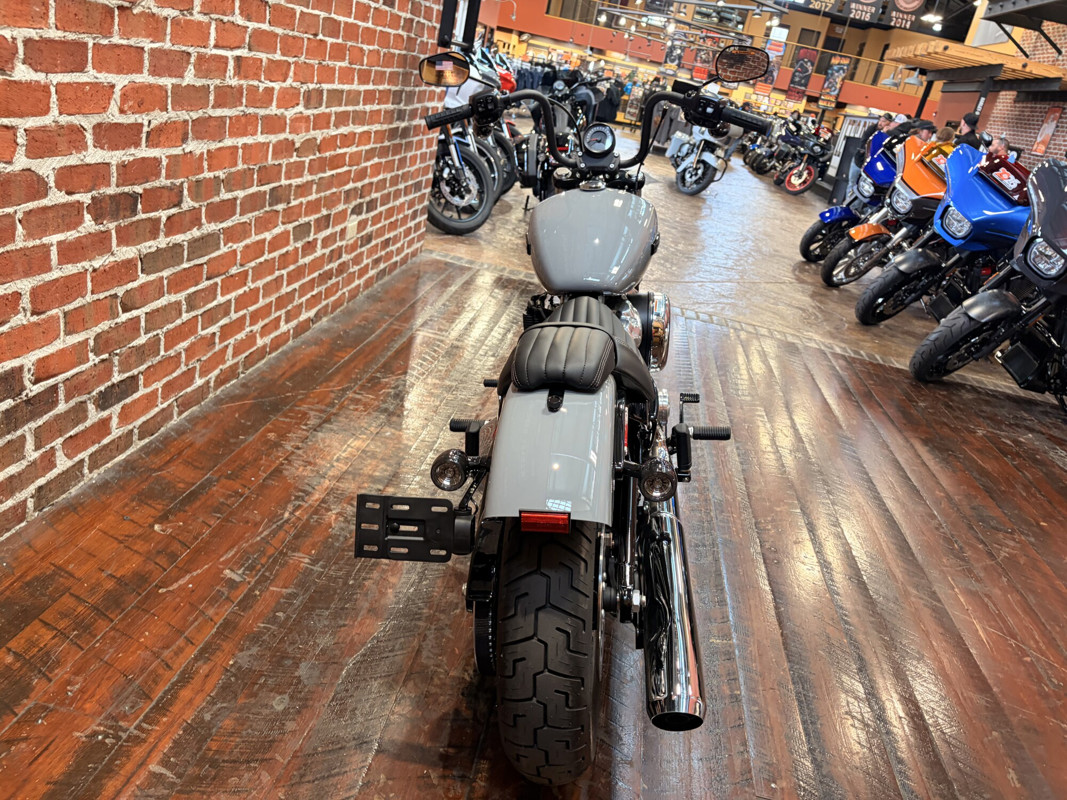 Street Bob®