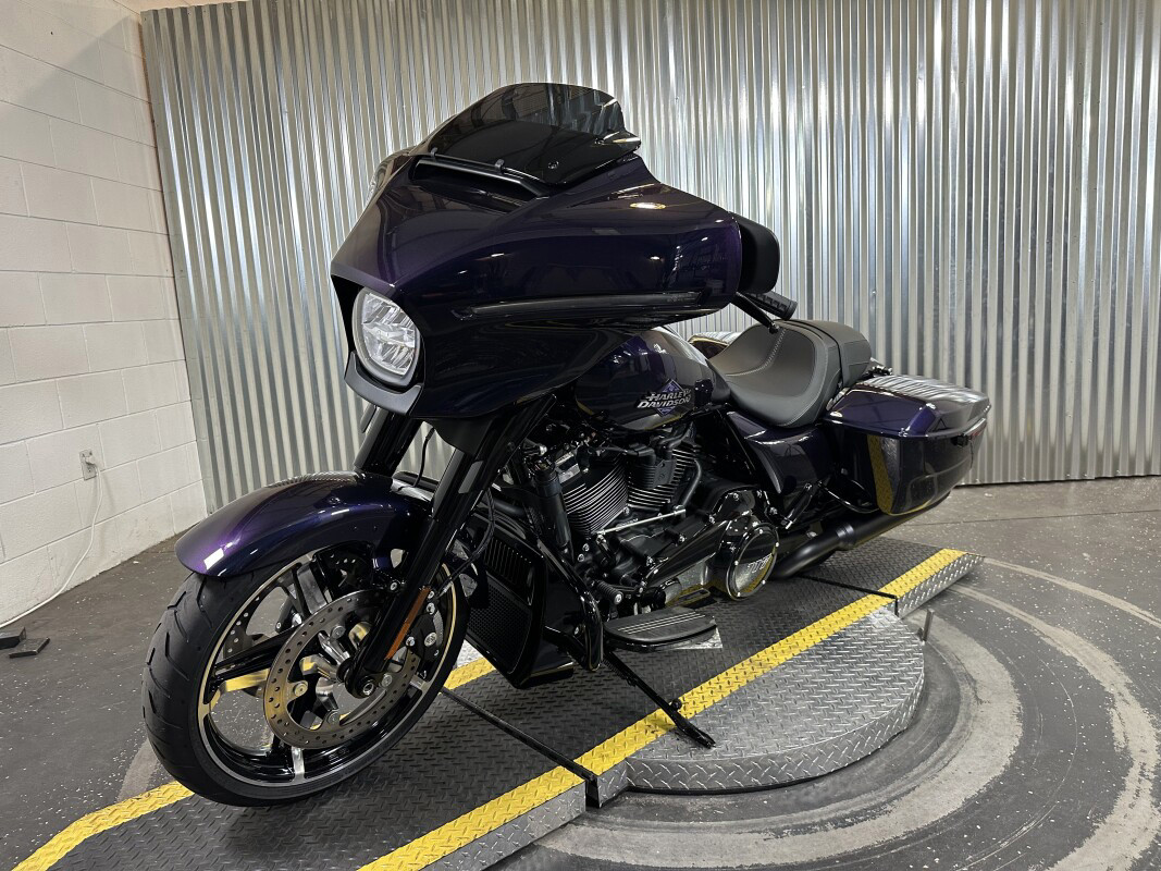 Street Glide®