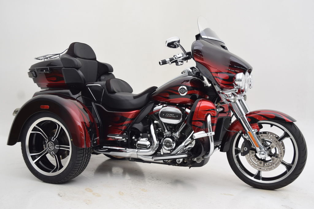 CVO® Tri Glide®