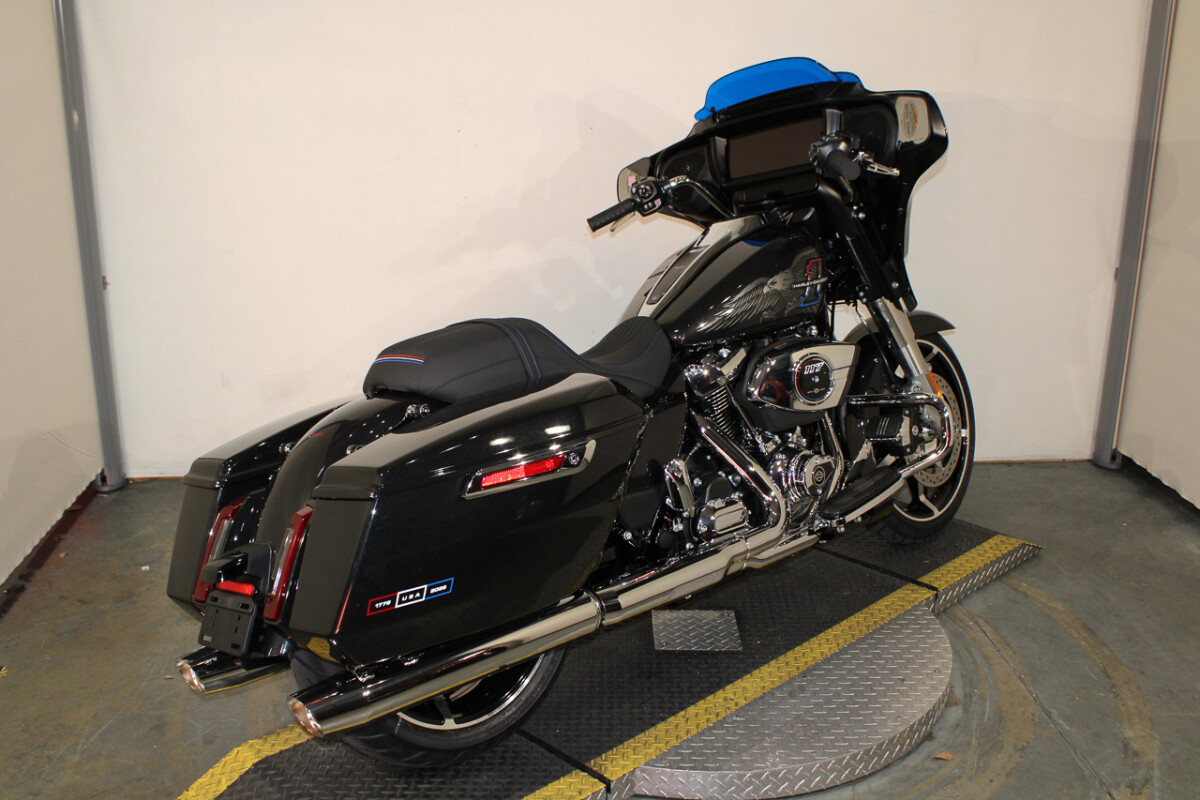 Street Glide®