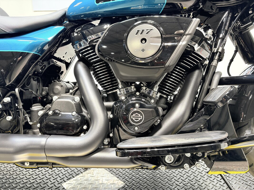 Street Glide®