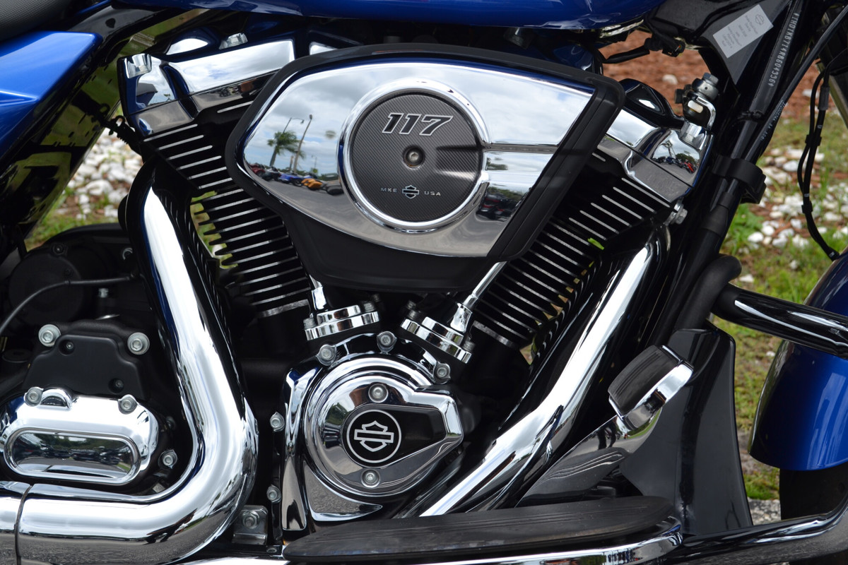 Street Glide®
