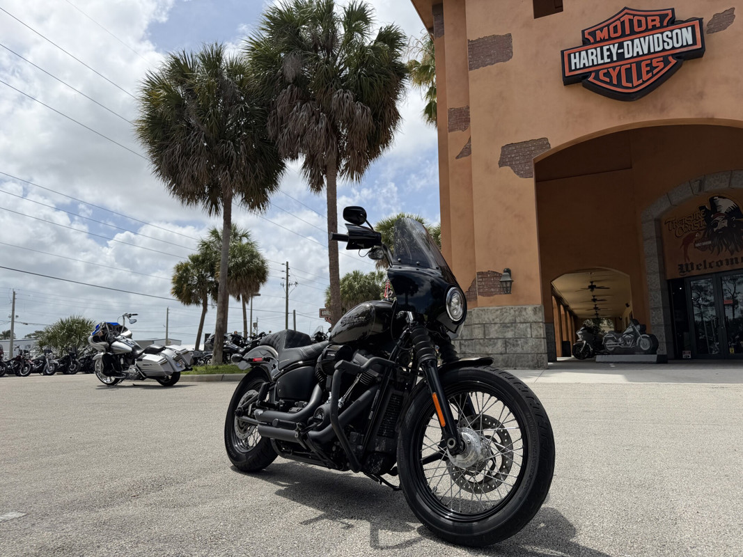 Street Bob®