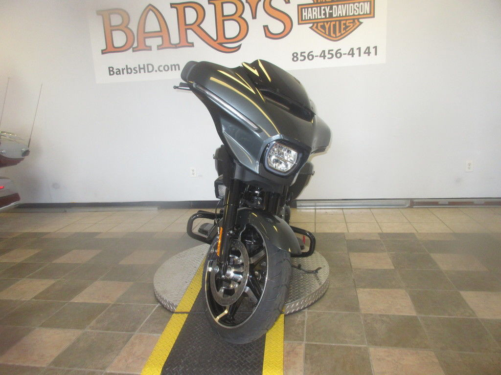 Street Glide®