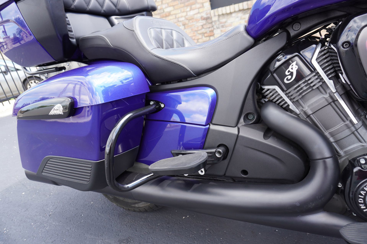 Pursuit Dark Horse Premium Package