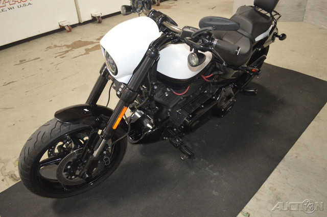 CVO® Pro Street Breakout®