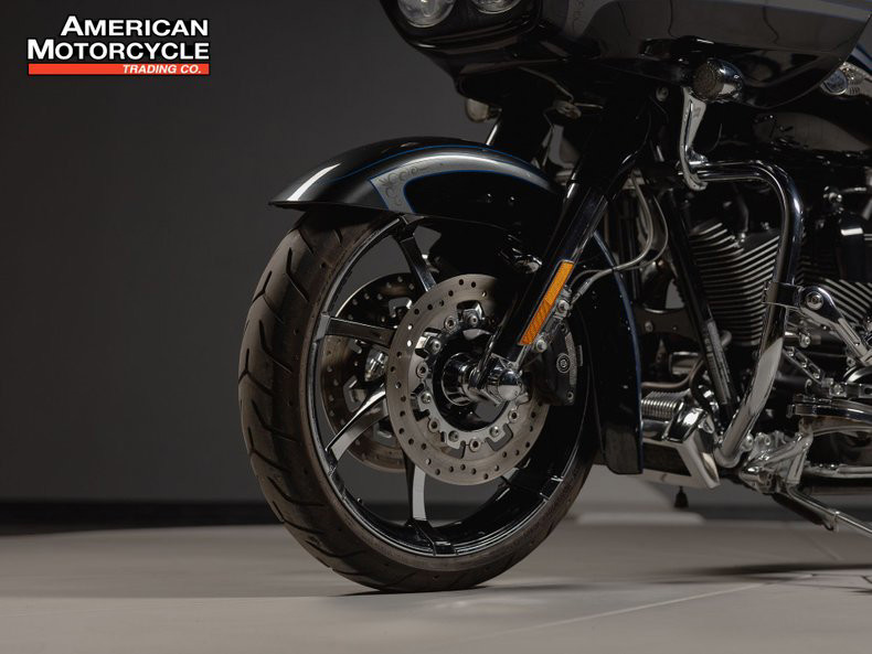 CVO™ Road Glide® Custom 