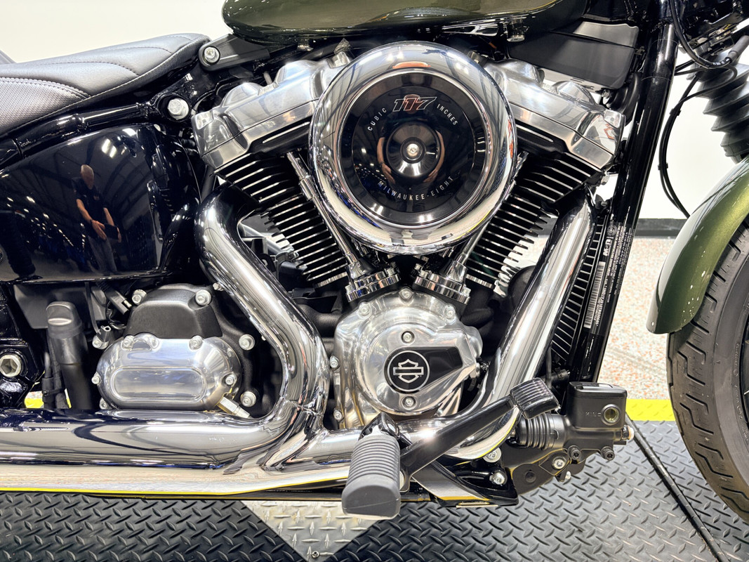 Street Bob®