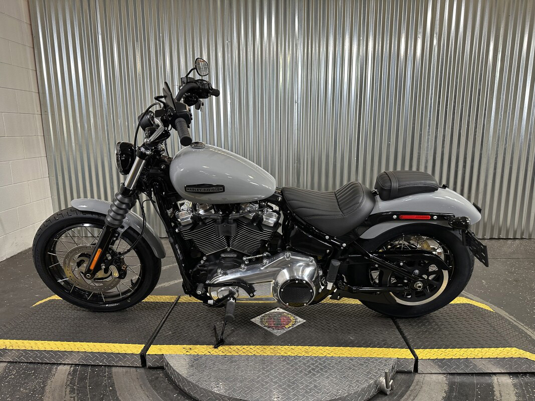 Street Bob®