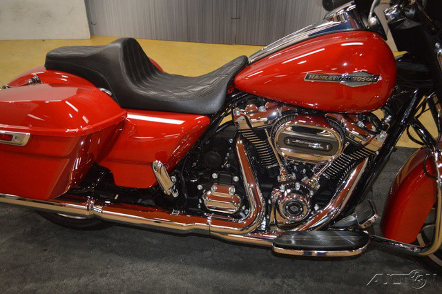 Street Glide®