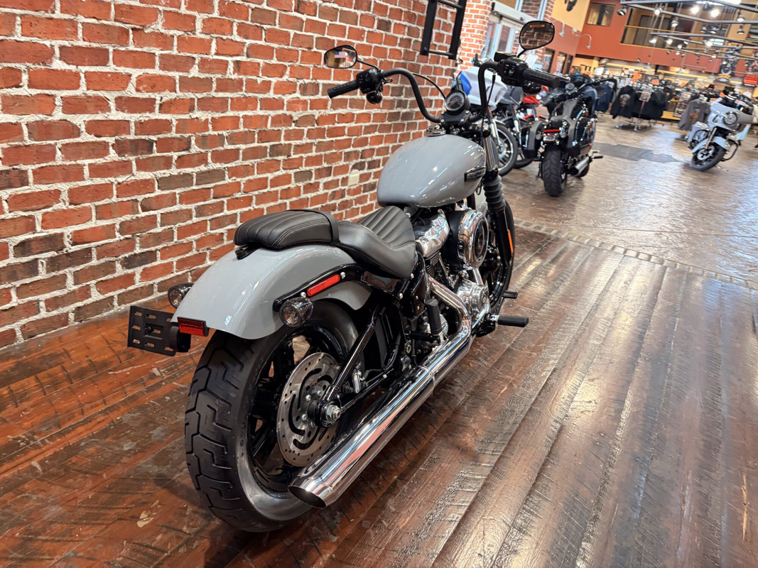 Street Bob®