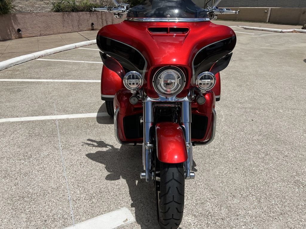 CVO® Tri Glide® Ultra