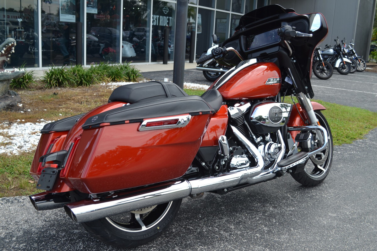 Street Glide®