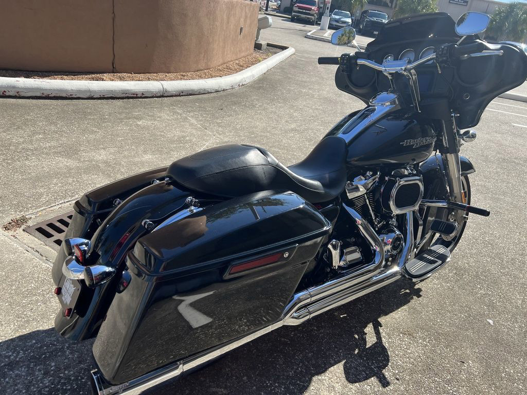 Street Glide®