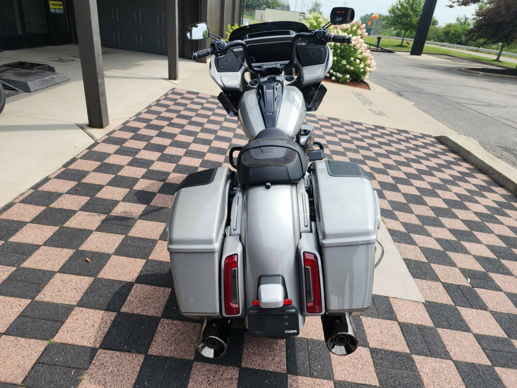 CVO® Road Glide®