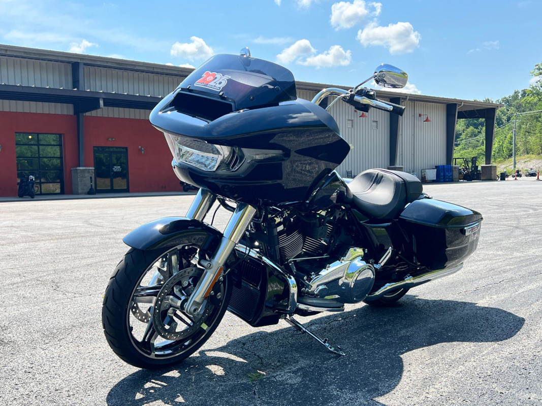 Road Glide®