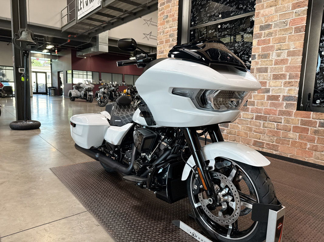 Road Glide®