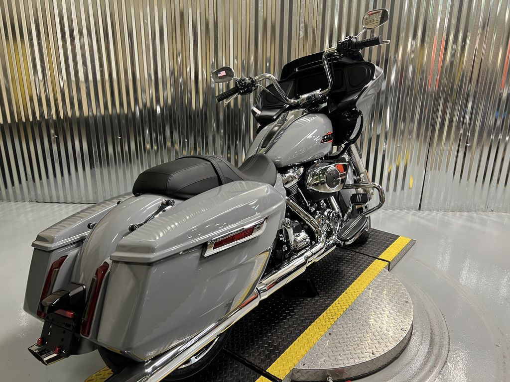 Road Glide®