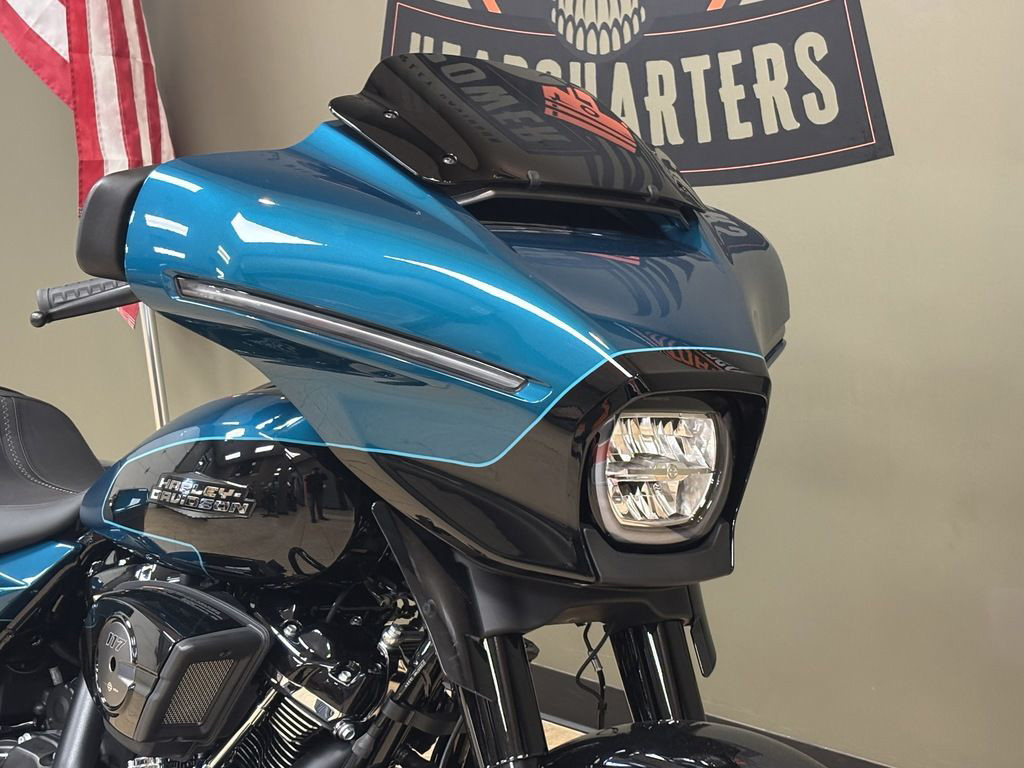 Street Glide®