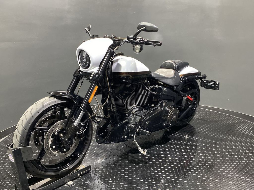 CVO® Pro Street Breakout®