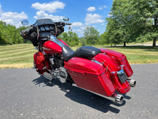 Street Glide®