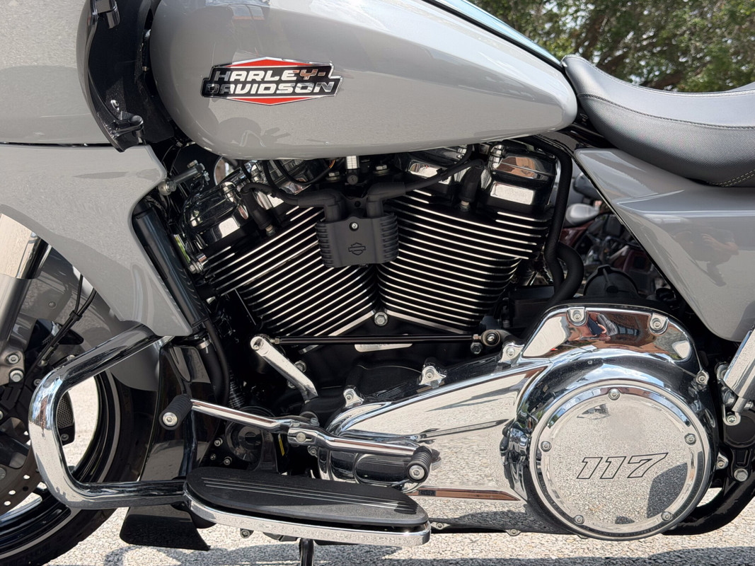 Road Glide®