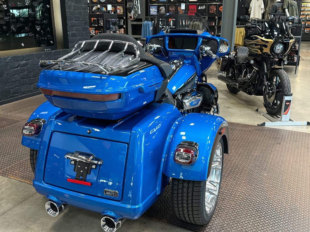 CVO® Street Glide® 3 Limited