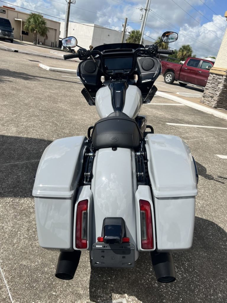Road Glide®