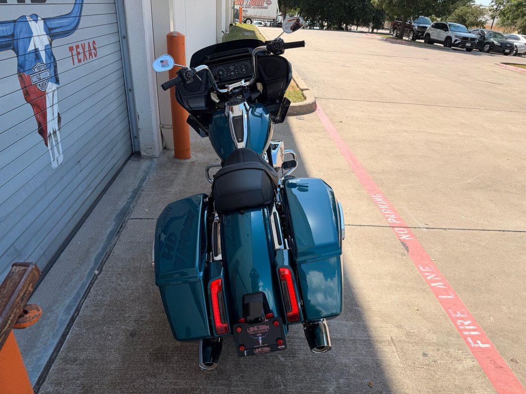 Road Glide®