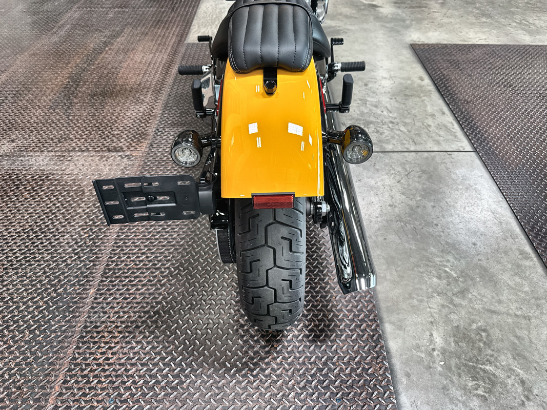 Street Bob®