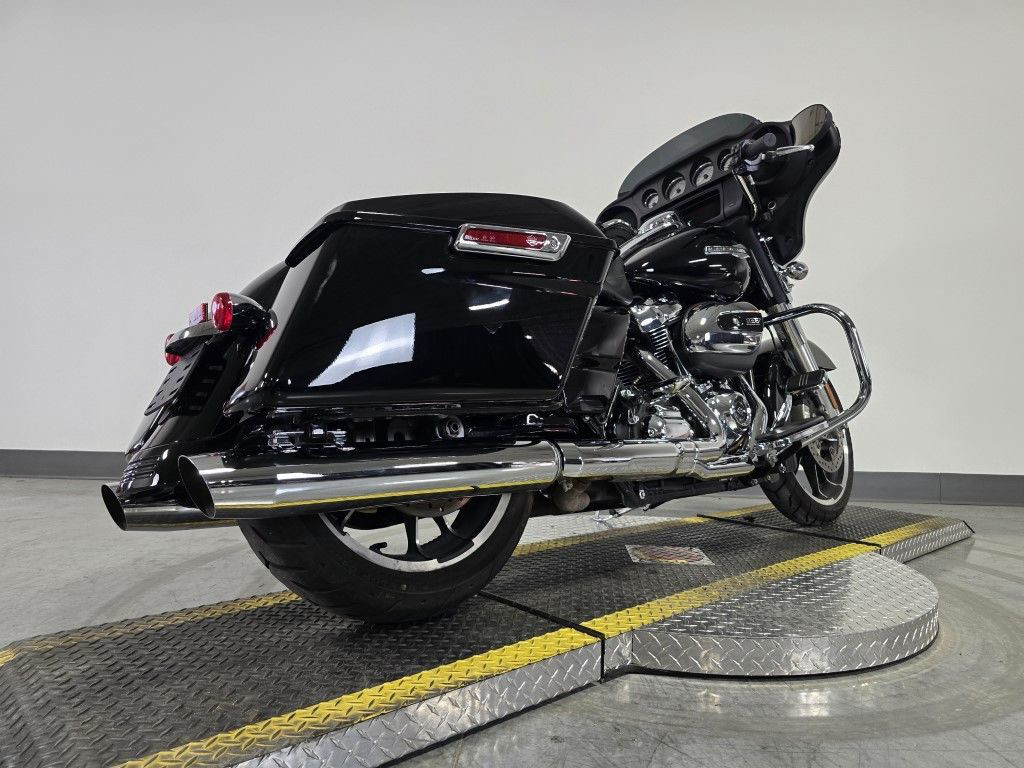 Street Glide®