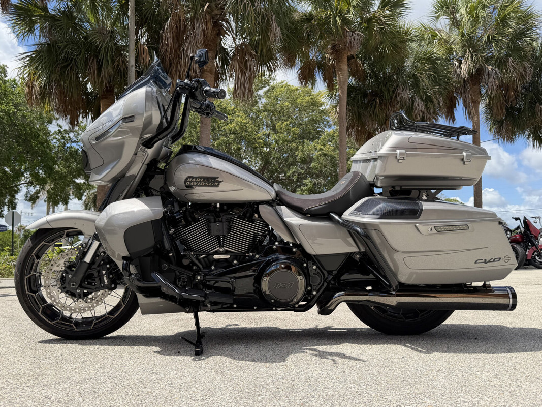 CVO® Street Glide®