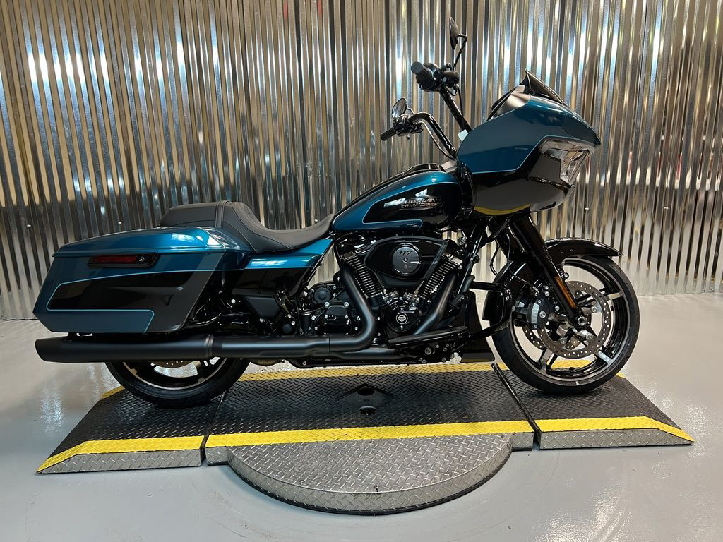 Road Glide®