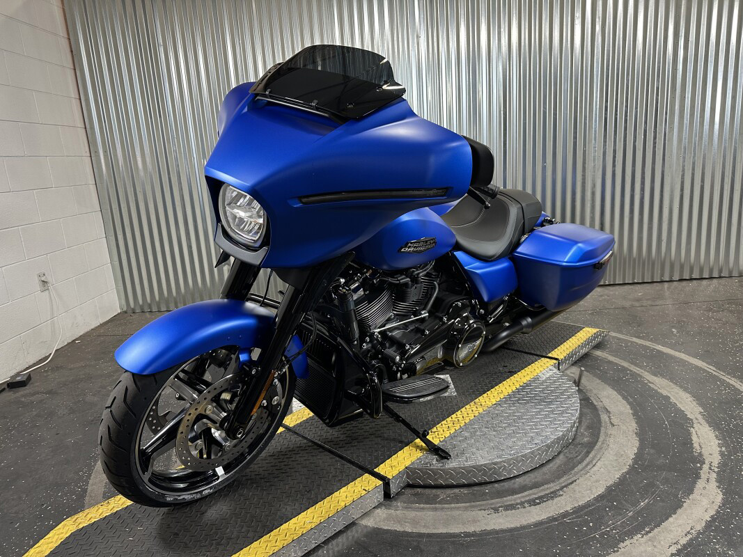 Street Glide®