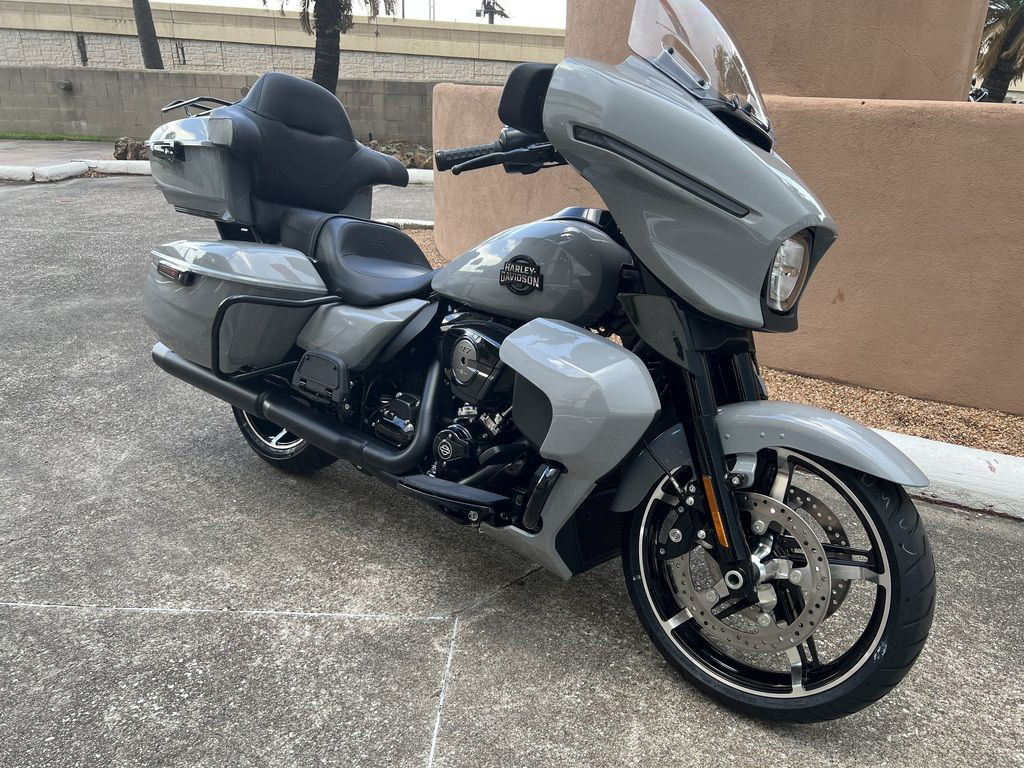 Street Glide® Ultra
