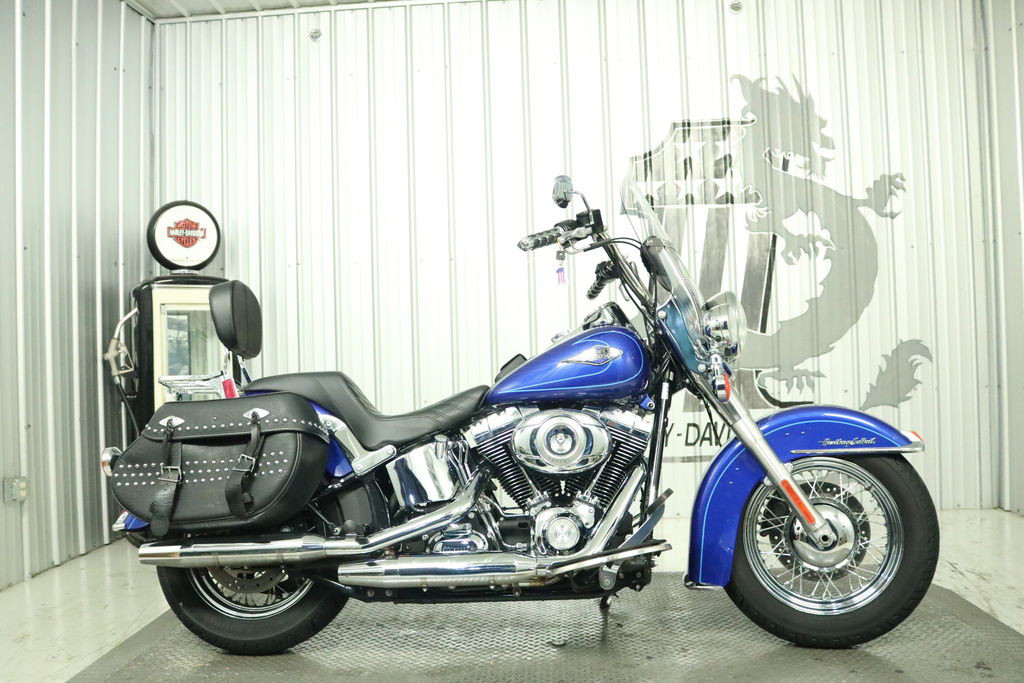 Stunning 2010 Heritage Softail Value Pictures
