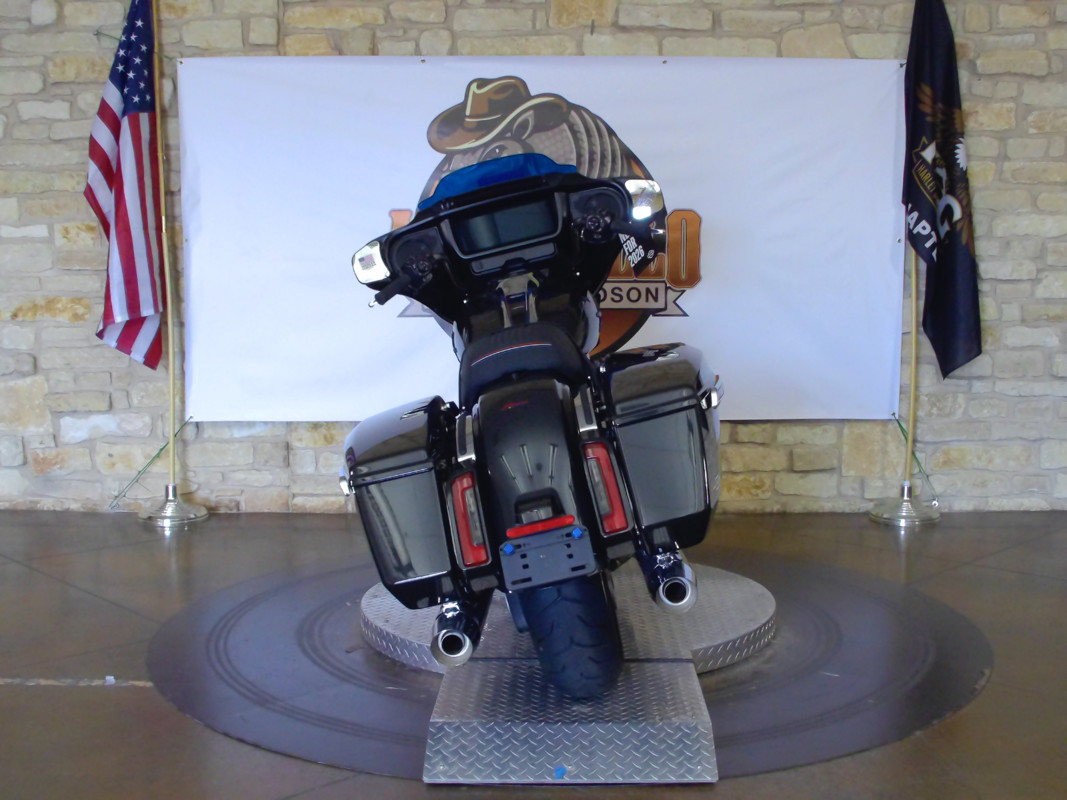 Street Glide®