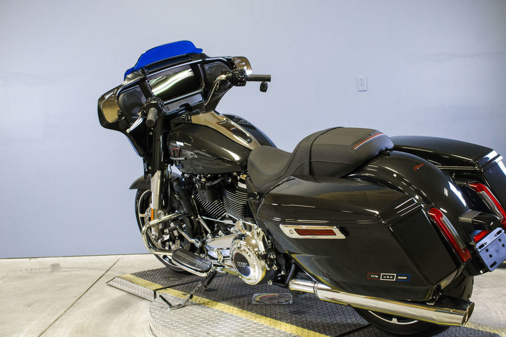 Street Glide®