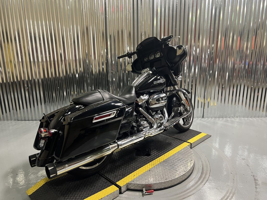 Street Glide®